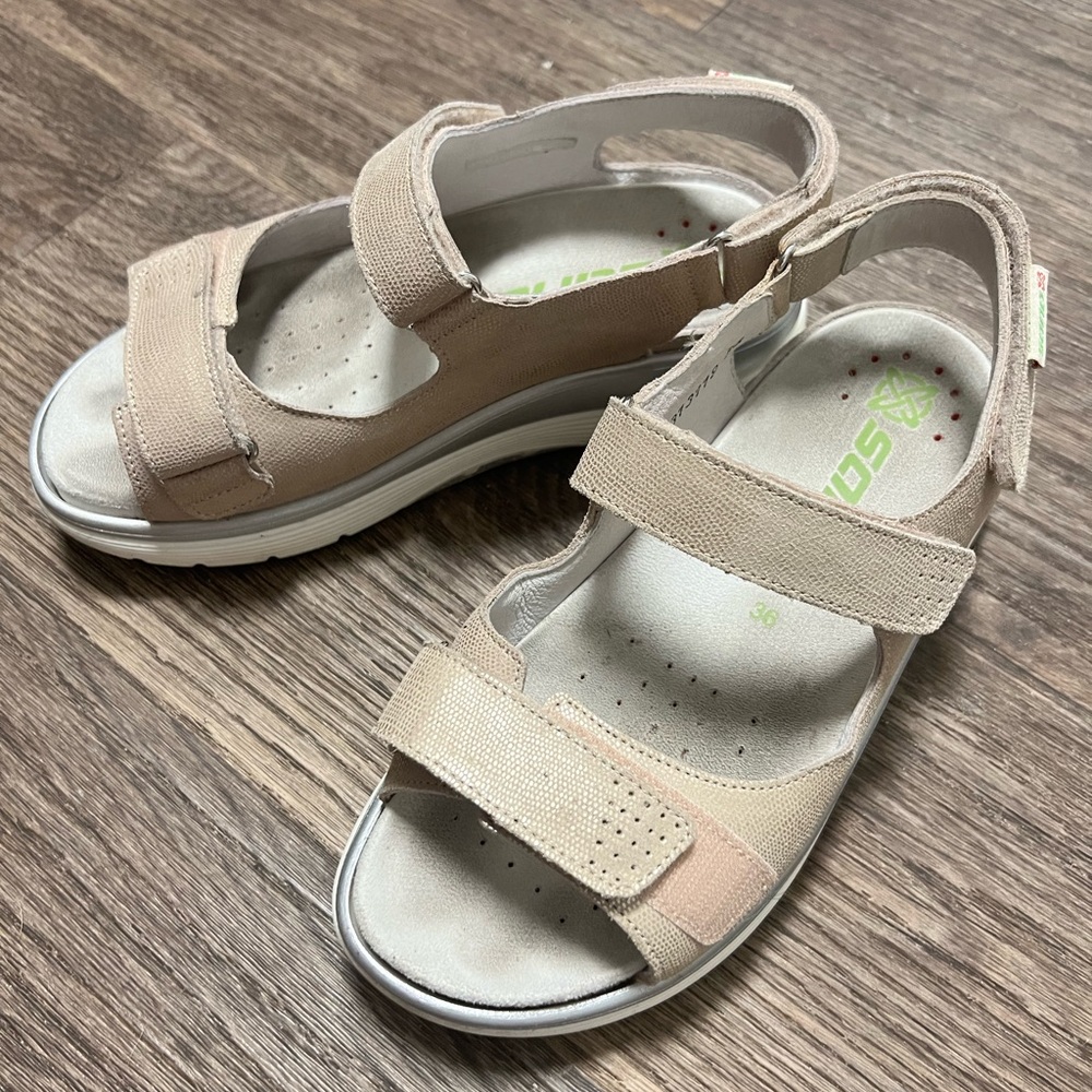 Mephisto Light Tan Strappy Sandals